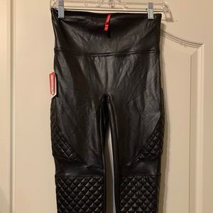 NWT - Gorgeous Quilted Spanx Faux Leather Leggings, size M - Black